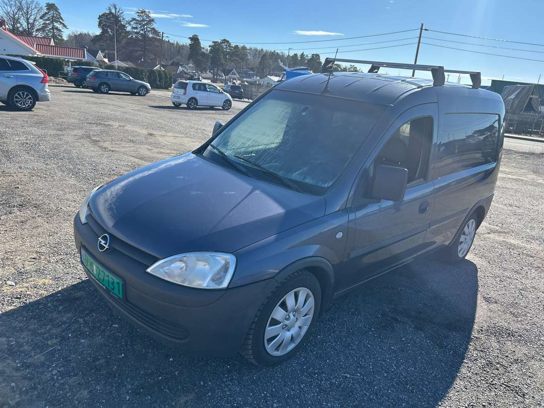 Vieglā automašīna 2005 Varebil OPEL COMBO CDTI EU-godkjent: foto 1