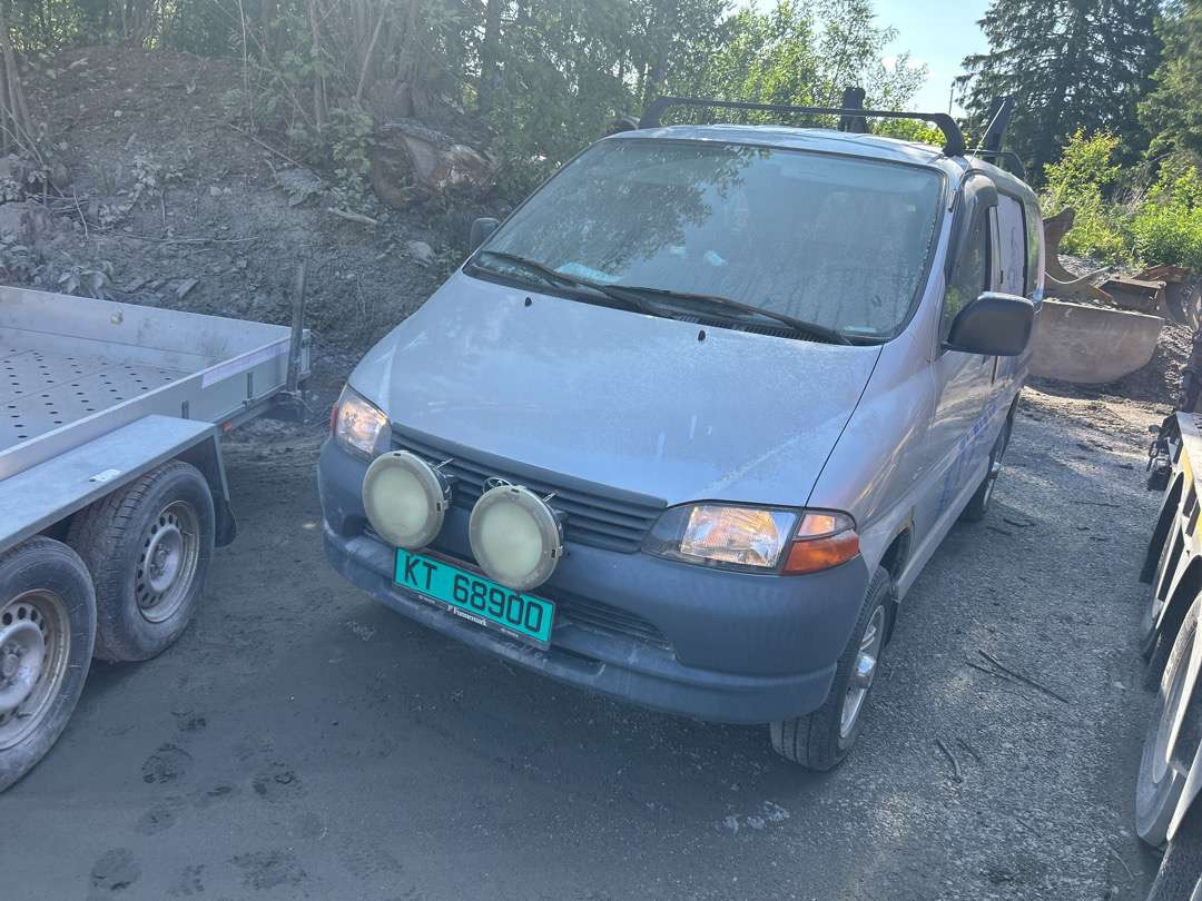 2005 Varebil TOYOTA HIACE 4WD EU-Godkjent - Kravas mikroautobuss: foto 1 2005 Varebil TOYOTA HIACE 4WD EU-Godkjent - Kravas mikroautobuss: foto 1