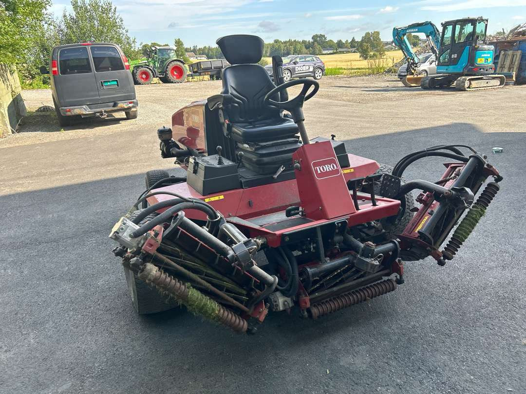 2006 sittegressklipper til golfbane - Zāles pļāvējs: foto 2 2006 sittegressklipper til golfbane - Zāles pļāvējs: foto 2