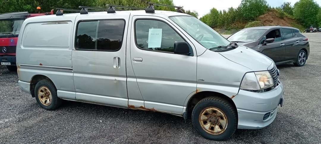 2008 Toyota Hiace 4WD og 2007 Toyota Hiace selges samlet - Vieglā automašīna: foto 3 2008 Toyota Hiace 4WD og 2007 Toyota Hiace selges samlet - Vieglā automašīna: foto 3