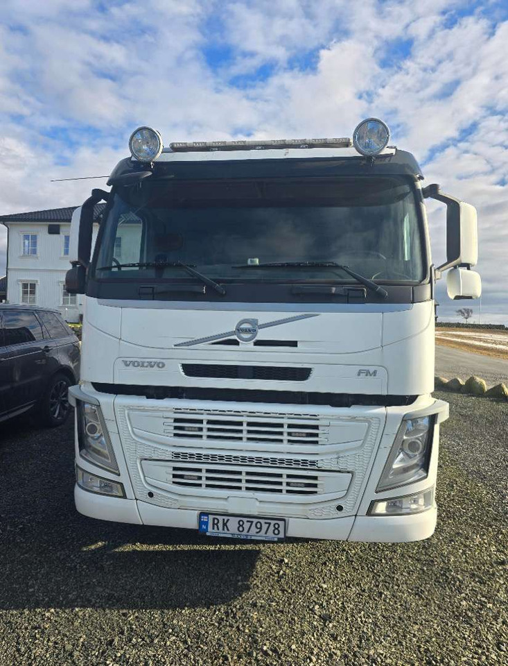 2015 Volvo FM 370 EU-GODKJENT - Asfalta ieklāšanas tehnika: foto 1 2015 Volvo FM 370 EU-GODKJENT - Asfalta ieklāšanas tehnika: foto 1