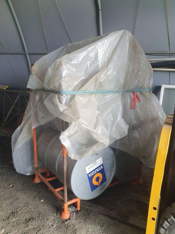 5 stk tank 200l - Instrument/ Aprīkojums: foto 2 5 stk tank 200l - Instrument/ Aprīkojums: foto 2