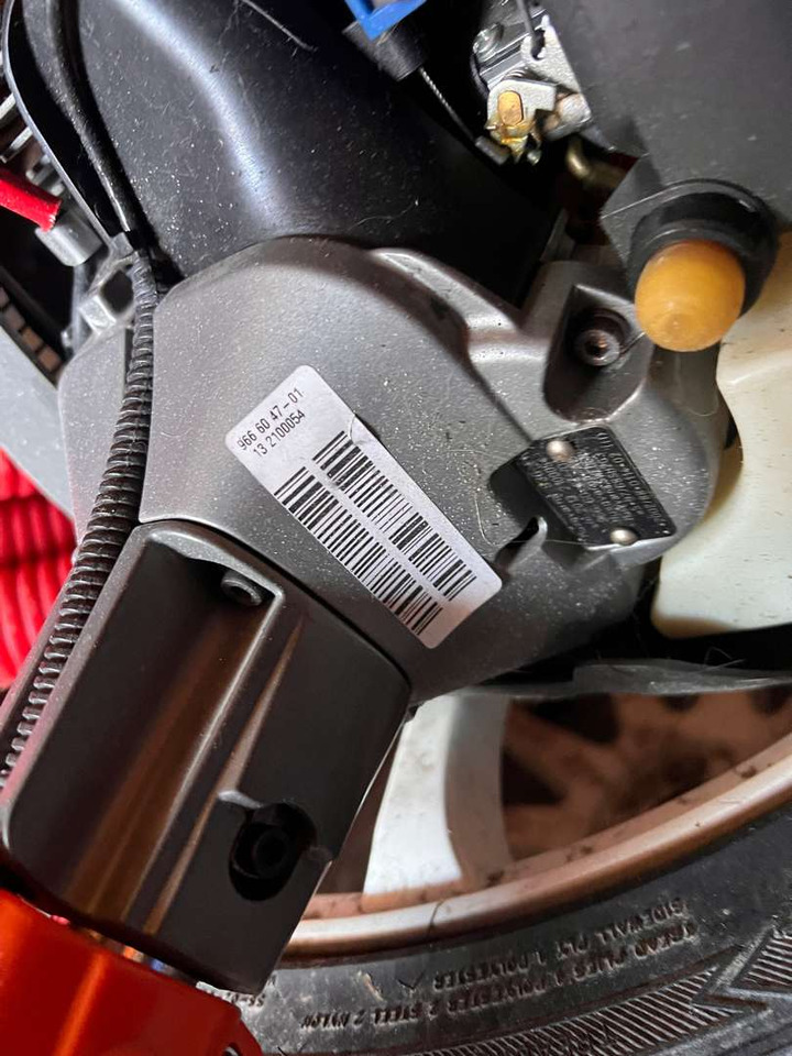 Husqvarna kantklipper repobjekt - Zāles pļāvējs: foto 2 Husqvarna kantklipper repobjekt - Zāles pļāvējs: foto 2