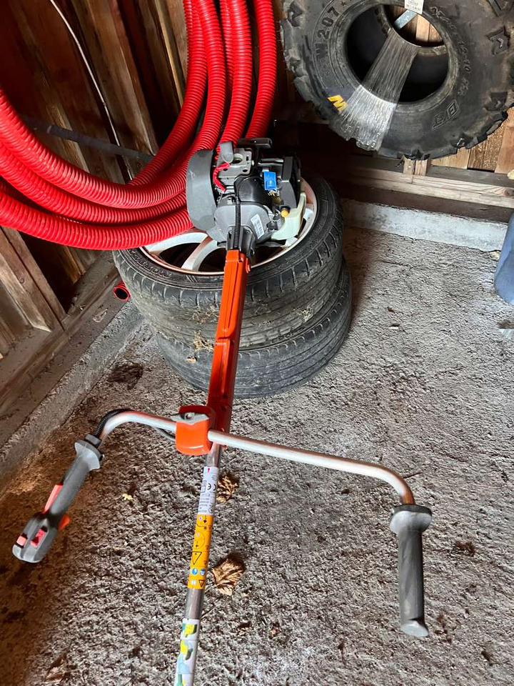 Husqvarna kantklipper repobjekt - Zāles pļāvējs: foto 1 Husqvarna kantklipper repobjekt - Zāles pļāvējs: foto 1