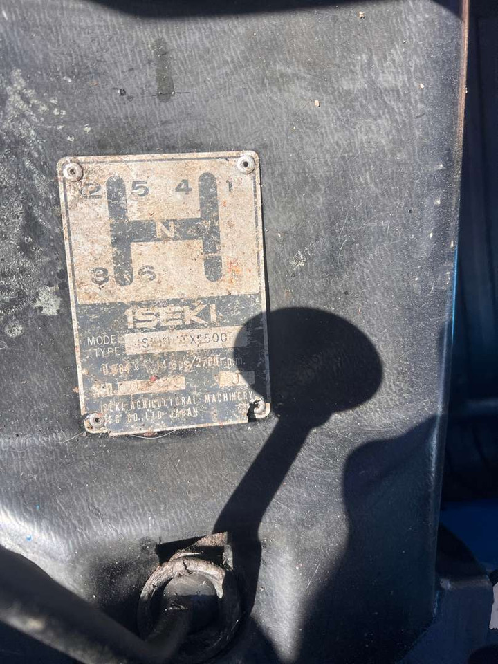 Iseki TX1500 brøyteskjær og feiekost - Traktors: foto 4 Iseki TX1500 brøyteskjær og feiekost - Traktors: foto 4