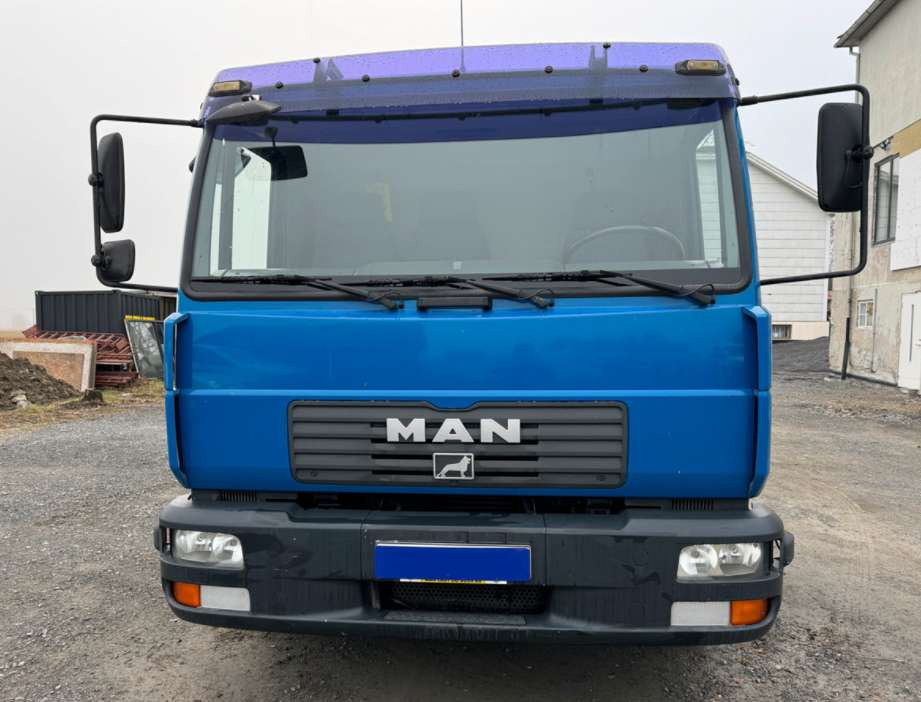 MAN LE 180 C Bilfrakter Lett lastebil - Autovedējs: foto 2 MAN LE 180 C Bilfrakter Lett lastebil - Autovedējs: foto 2
