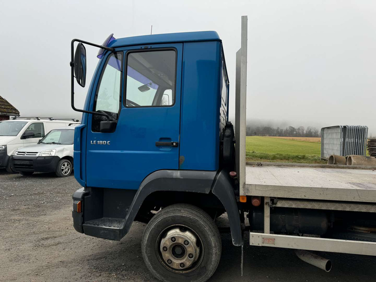 MAN LE 180 C Bilfrakter Lett lastebil - Autovedējs: foto 5 MAN LE 180 C Bilfrakter Lett lastebil - Autovedējs: foto 5