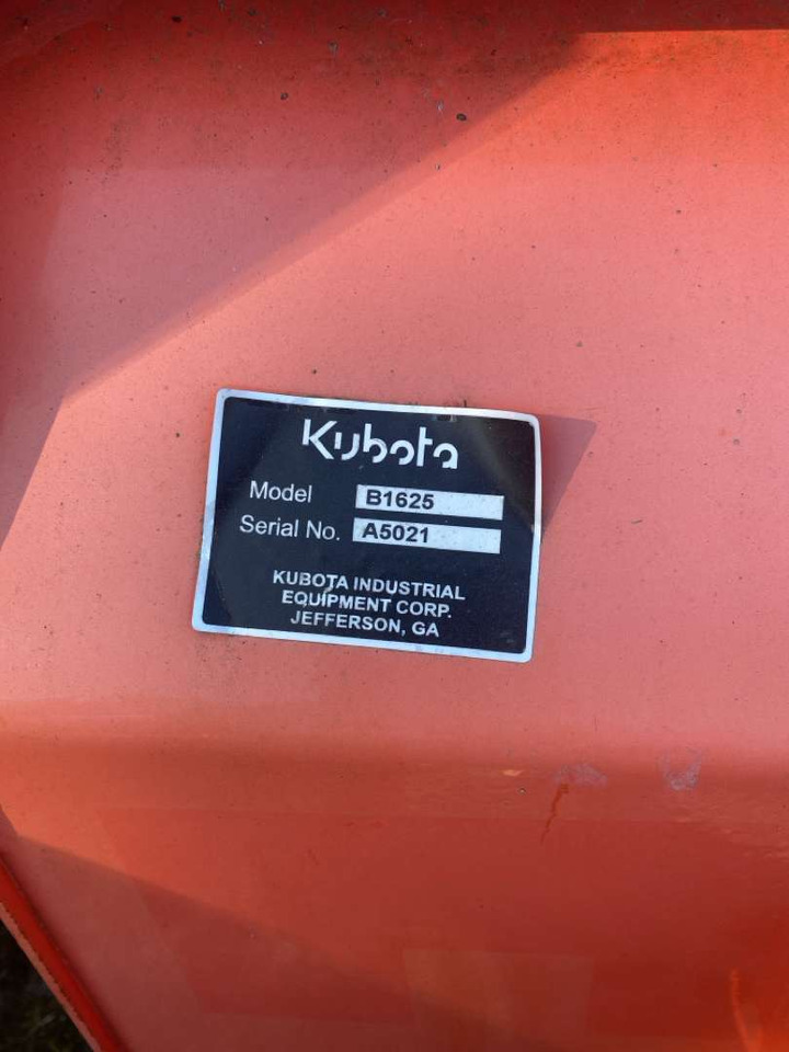 Kubota B1625 skuffe - Papildaprīkojums: foto 5 Kubota B1625 skuffe - Papildaprīkojums: foto 5