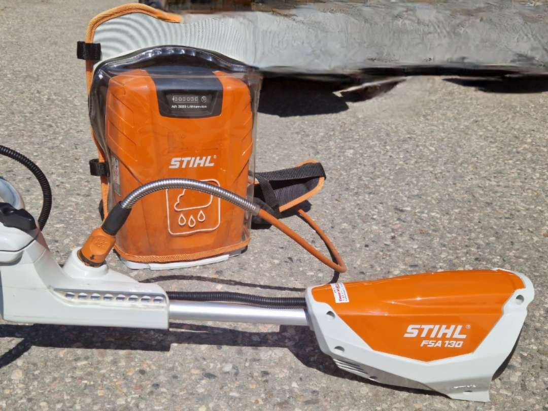 STIHL FSA 130 med AR 3000 ryggsekkbatteri – kraftig og stillegående profftrimmer - Motocikla piekabe: foto 4 STIHL FSA 130 med AR 3000 ryggsekkbatteri – kraftig og stillegående profftrimmer - Motocikla piekabe: foto 4
