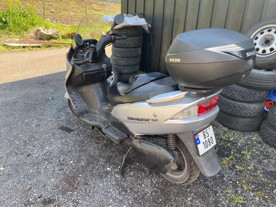 Suzuki Burgman UH 125//Lett MC - Motocikla piekabe: foto 4 Suzuki Burgman UH 125//Lett MC - Motocikla piekabe: foto 4