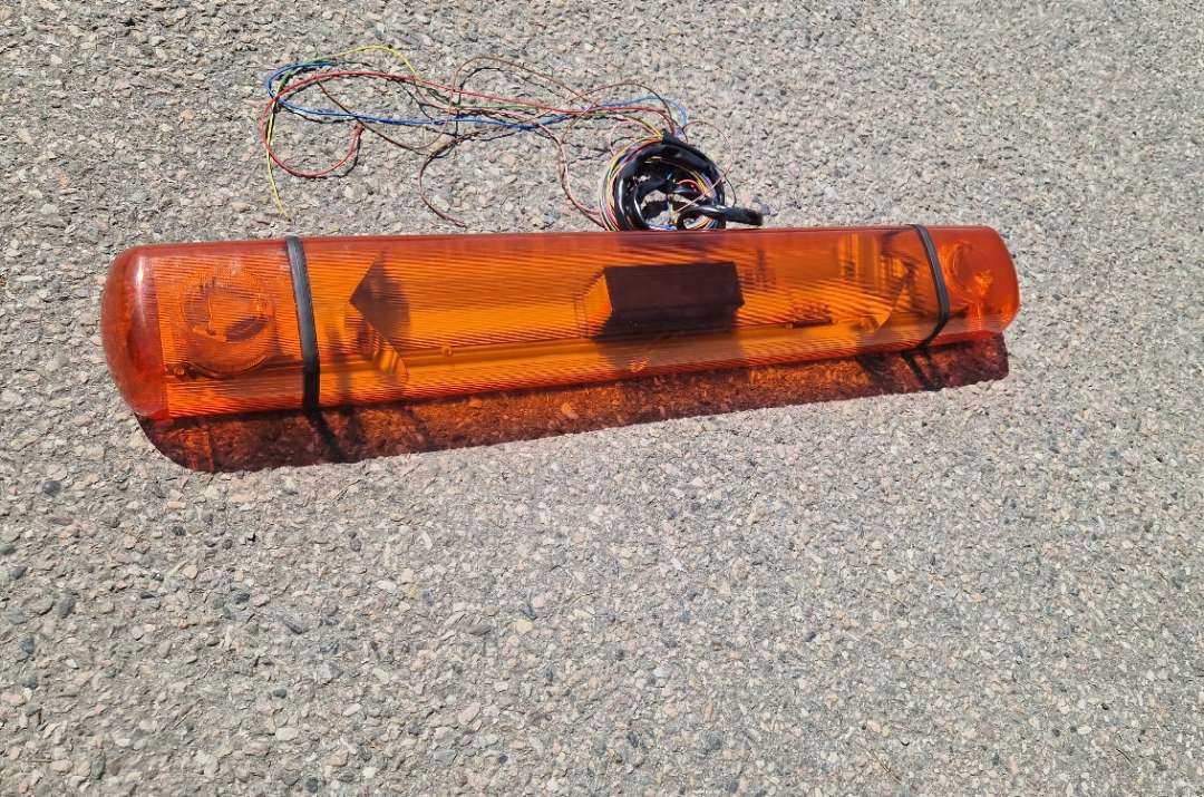 Varsellysbjelke – Puente Serie 3000 (12V / 24V - Motocikla piekabe: foto 2 Varsellysbjelke – Puente Serie 3000 (12V / 24V - Motocikla piekabe: foto 2
