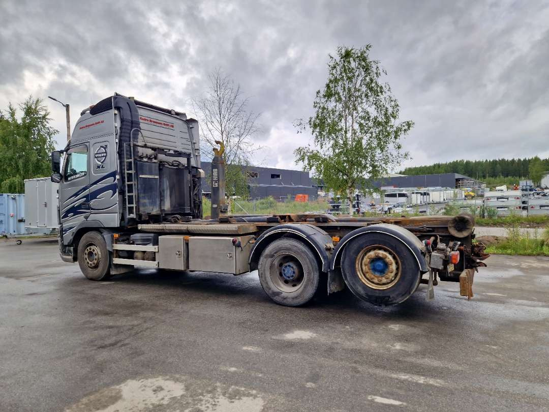 Volvo FH6X2-Krokbil med hydraulisk brøyteutstyr - Pacēlājs ar āķi: foto 2 Volvo FH6X2-Krokbil med hydraulisk brøyteutstyr - Pacēlājs ar āķi: foto 2