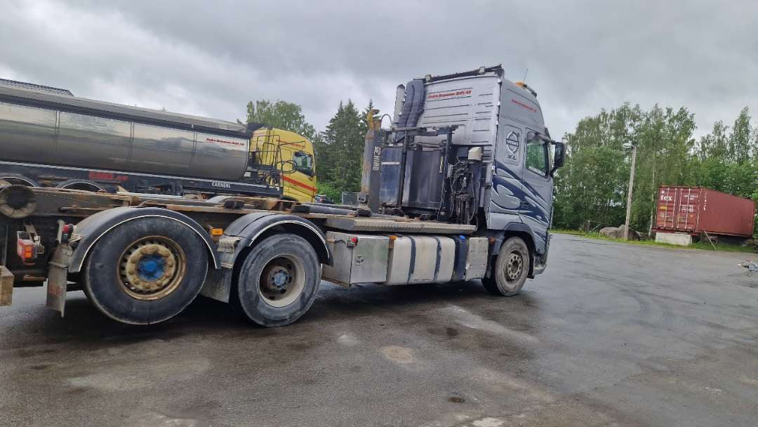 Volvo FH6X2-Krokbil med hydraulisk brøyteutstyr - Pacēlājs ar āķi: foto 3 Volvo FH6X2-Krokbil med hydraulisk brøyteutstyr - Pacēlājs ar āķi: foto 3