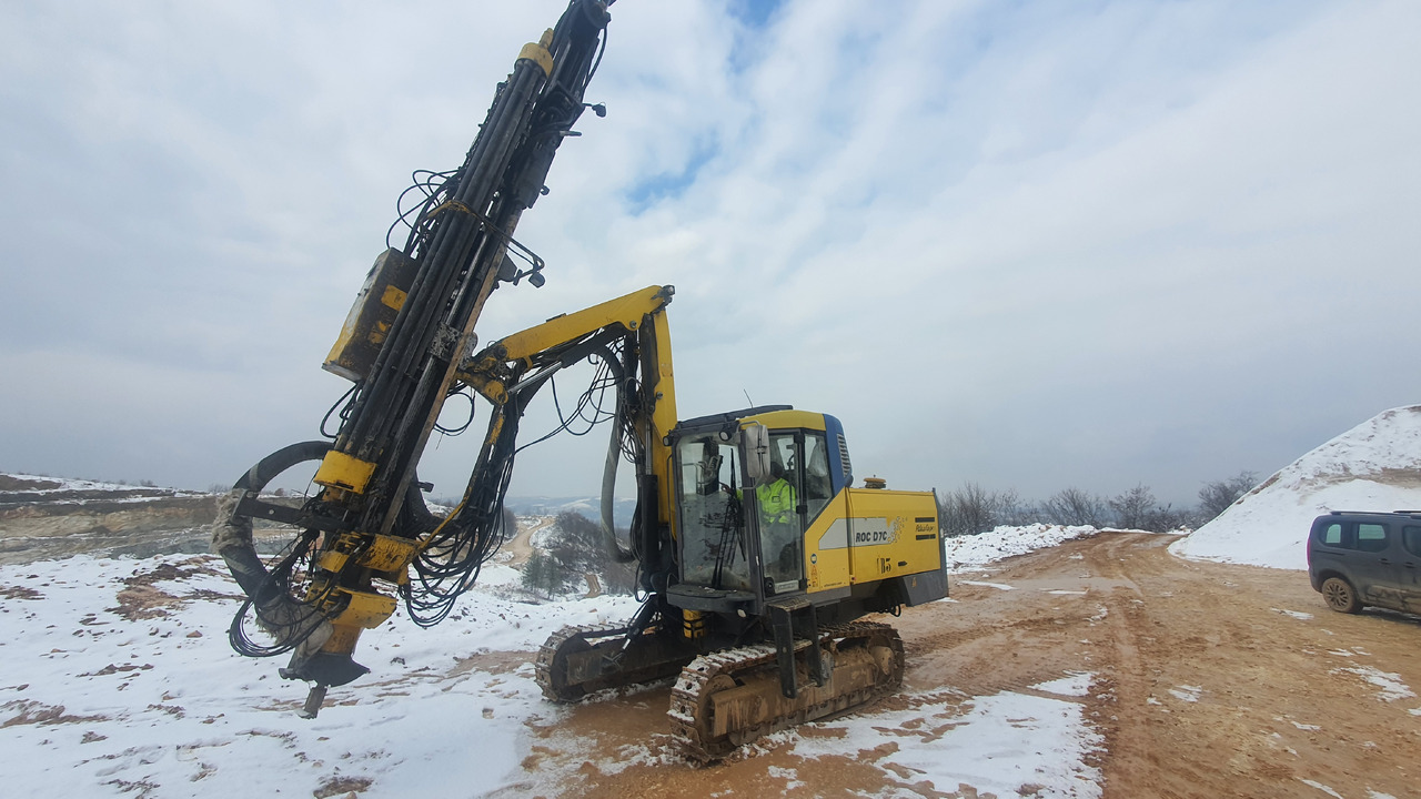 Atlas Copco ROC D7c-11 - Urbšanas mašīna: foto 1 Atlas Copco ROC D7c-11 - Urbšanas mašīna: foto 1