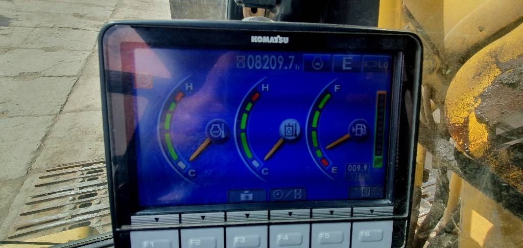 Komatsu PC 240 LC-10 - Kāpurķēžu ekskavators: foto 5 Komatsu PC 240 LC-10 - Kāpurķēžu ekskavators: foto 5