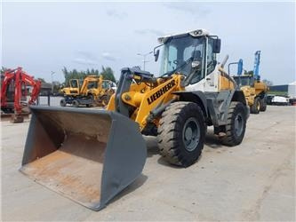 Liebherr L 524 - Riteņu iekrāvējs: foto 1 Liebherr L 524 - Riteņu iekrāvējs: foto 1