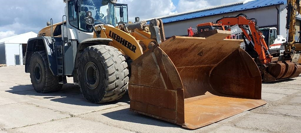 Liebherr L 586 - Riteņu iekrāvējs: foto 4 Liebherr L 586 - Riteņu iekrāvējs: foto 4