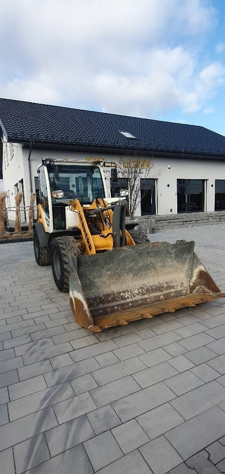 Liebherr L504C - Riteņu iekrāvējs: foto 1 Liebherr L504C - Riteņu iekrāvējs: foto 1