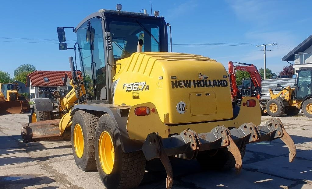 New Holland F 156.7 A - Greiders: foto 2 New Holland F 156.7 A - Greiders: foto 2