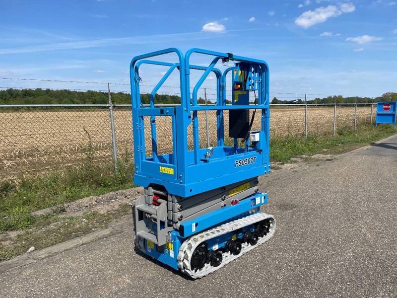 Fronteq FS0507T Tracked Scissor Lift - Šķērveida pacēlājs: foto 5 Fronteq FS0507T Tracked Scissor Lift - Šķērveida pacēlājs: foto 5