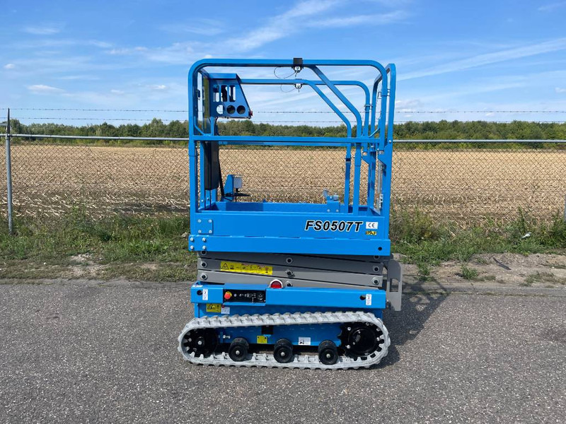 Fronteq FS0507T Tracked Scissor Lift - Šķērveida pacēlājs: foto 1 Fronteq FS0507T Tracked Scissor Lift - Šķērveida pacēlājs: foto 1
