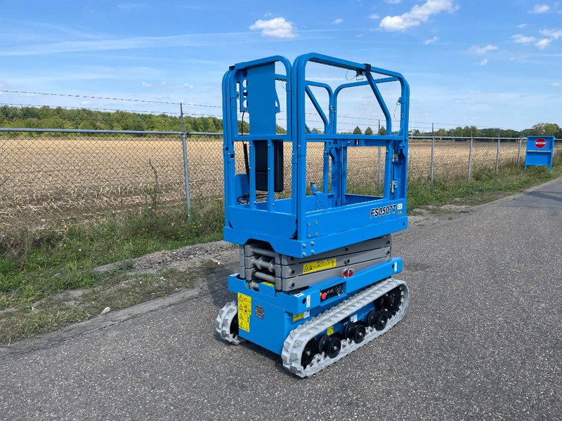 Fronteq FS0507T Tracked Scissor Lift - Šķērveida pacēlājs: foto 2 Fronteq FS0507T Tracked Scissor Lift - Šķērveida pacēlājs: foto 2