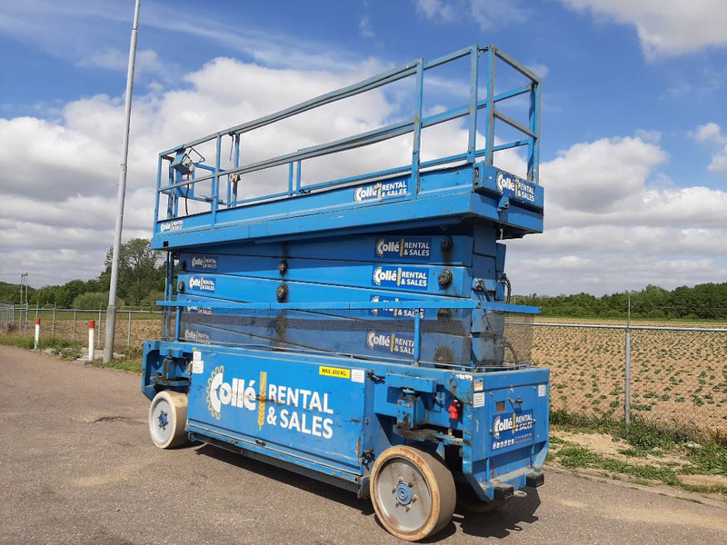Liftlux SL 210-12 E4/4WS - Šķērveida pacēlājs: foto 3 Liftlux SL 210-12 E4/4WS - Šķērveida pacēlājs: foto 3