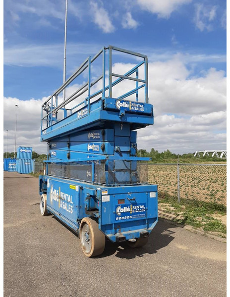 Liftlux SL 210-12 E4/4WS - Šķērveida pacēlājs: foto 4 Liftlux SL 210-12 E4/4WS - Šķērveida pacēlājs: foto 4