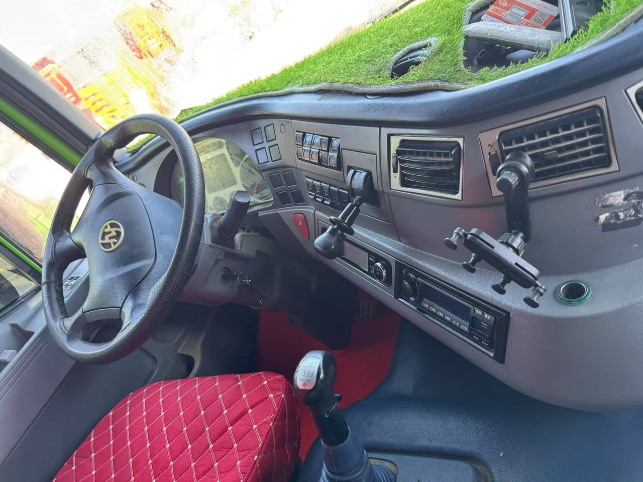 GENLVON - Kravas automašīna pašizgāzējs: foto 3 GENLVON - Kravas automašīna pašizgāzējs: foto 3
