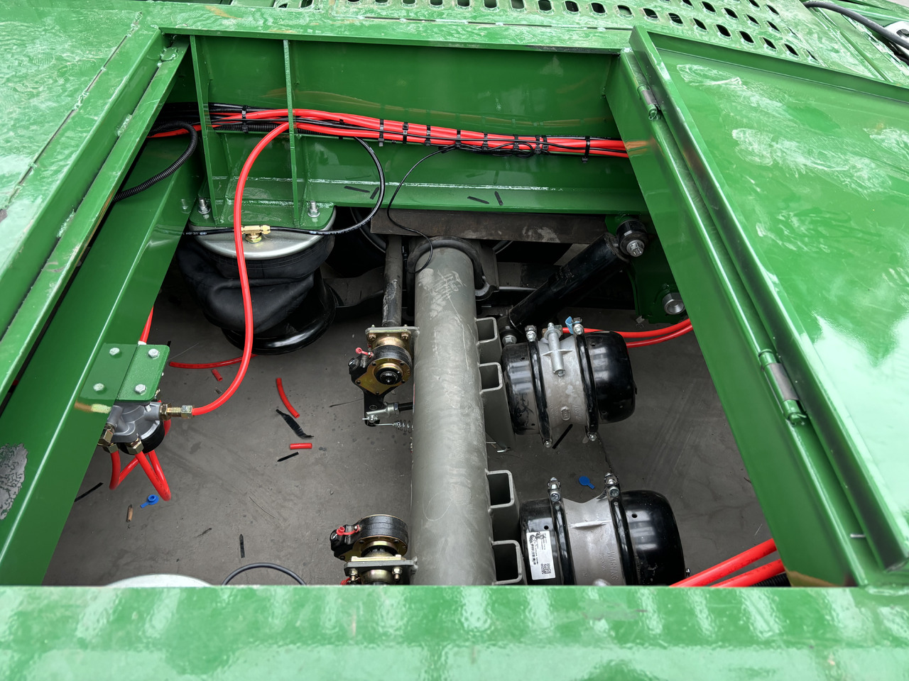 - Puspiekabe autovedējs: foto 3 - Puspiekabe autovedējs: foto 3