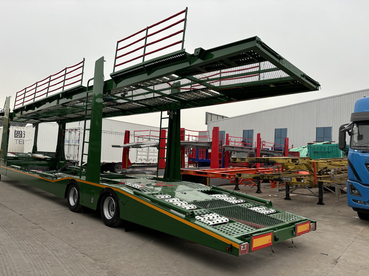 - Puspiekabe autovedējs: foto 2 - Puspiekabe autovedējs: foto 2