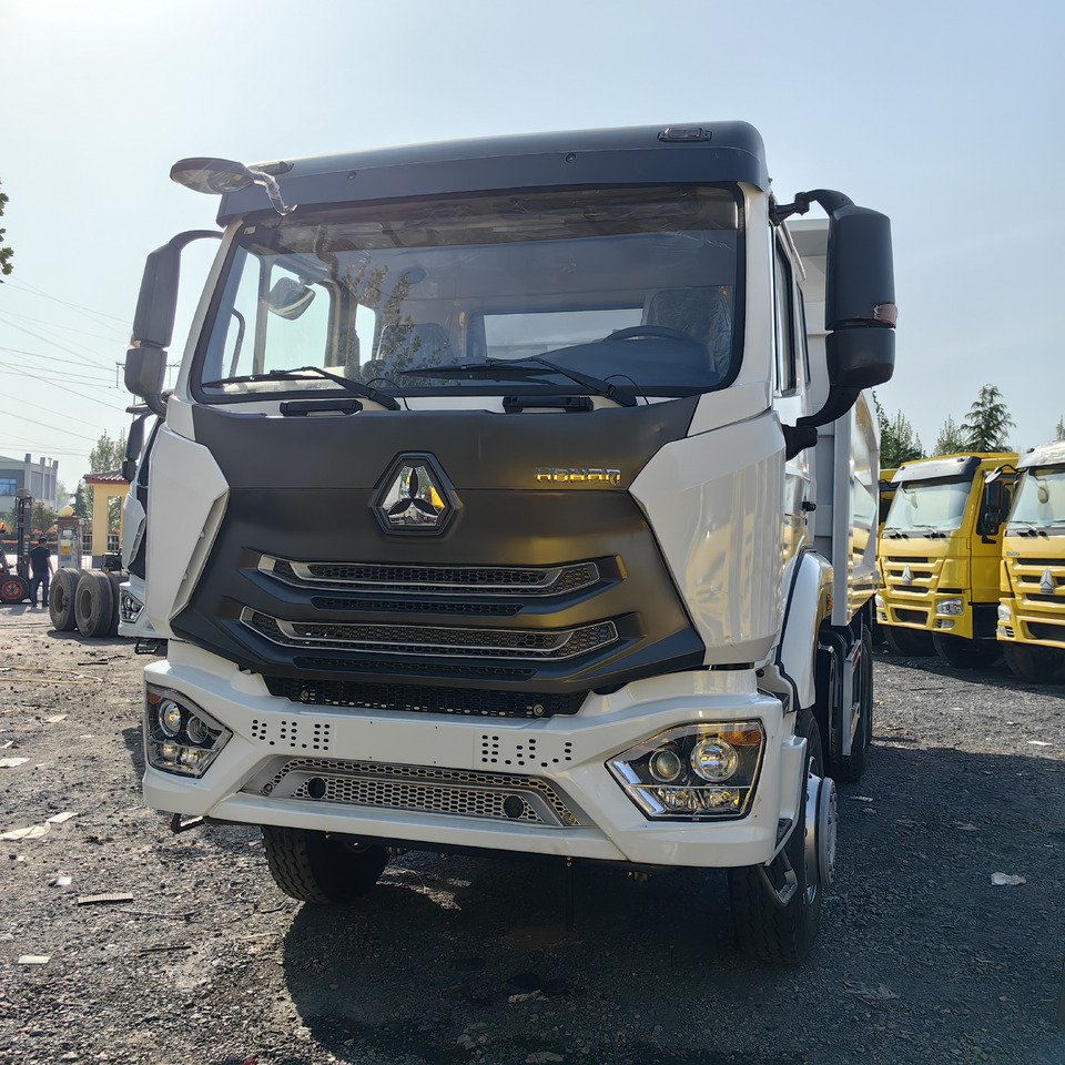SINOTRUCK HOWO - Kravas automašīna pašizgāzējs: foto 1 SINOTRUCK HOWO - Kravas automašīna pašizgāzējs: foto 1