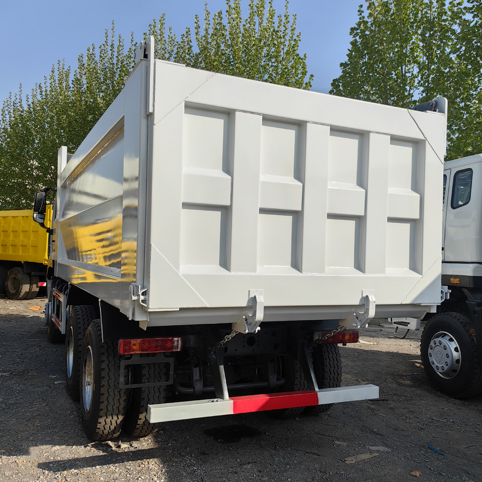 SINOTRUCK HOWO - Kravas automašīna pašizgāzējs: foto 5 SINOTRUCK HOWO - Kravas automašīna pašizgāzējs: foto 5