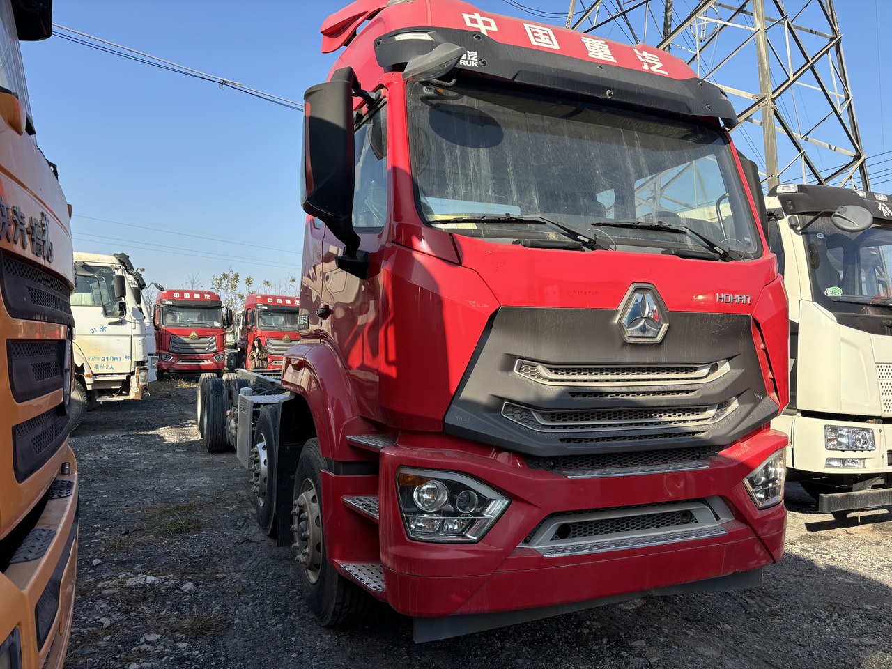 SINOTRUCK HAOHAN N7 - Vilcējs: foto 1 SINOTRUCK HAOHAN N7 - Vilcējs: foto 1