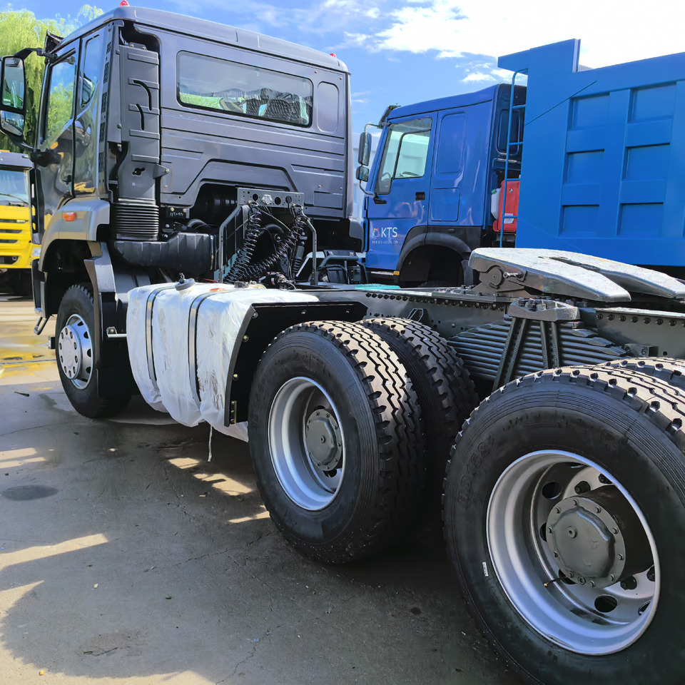 SINOTRUCK HOWO - Vilcējs: foto 4 SINOTRUCK HOWO - Vilcējs: foto 4