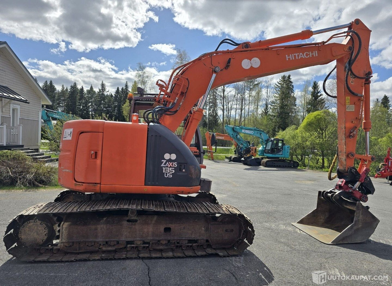Hitachi ZX135US, 2005, Diesel, 18 000 h, Seinäjoki - Celtniecības tehnika: foto 4 Hitachi ZX135US, 2005, Diesel, 18 000 h, Seinäjoki - Celtniecības tehnika: foto 4