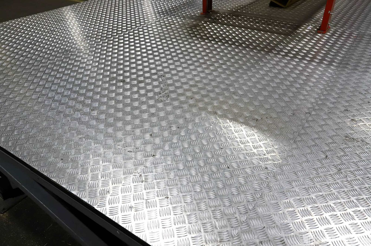 Järeää lastauslaituria / koroketta / lattiaa – 60 m2 –  2021. LGS6018, Vantaa - Citas iekārtas: foto 4 Järeää lastauslaituria / koroketta / lattiaa – 60 m2 –  2021. LGS6018, Vantaa - Citas iekārtas: foto 4