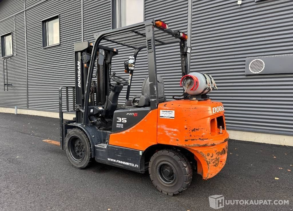 Doosan G 35 C-5, 2009, 3 870 h Kaasutrukki, Lieto - Gāzes iekrāvējs: foto 5 Doosan G 35 C-5, 2009, 3 870 h Kaasutrukki, Lieto - Gāzes iekrāvējs: foto 5