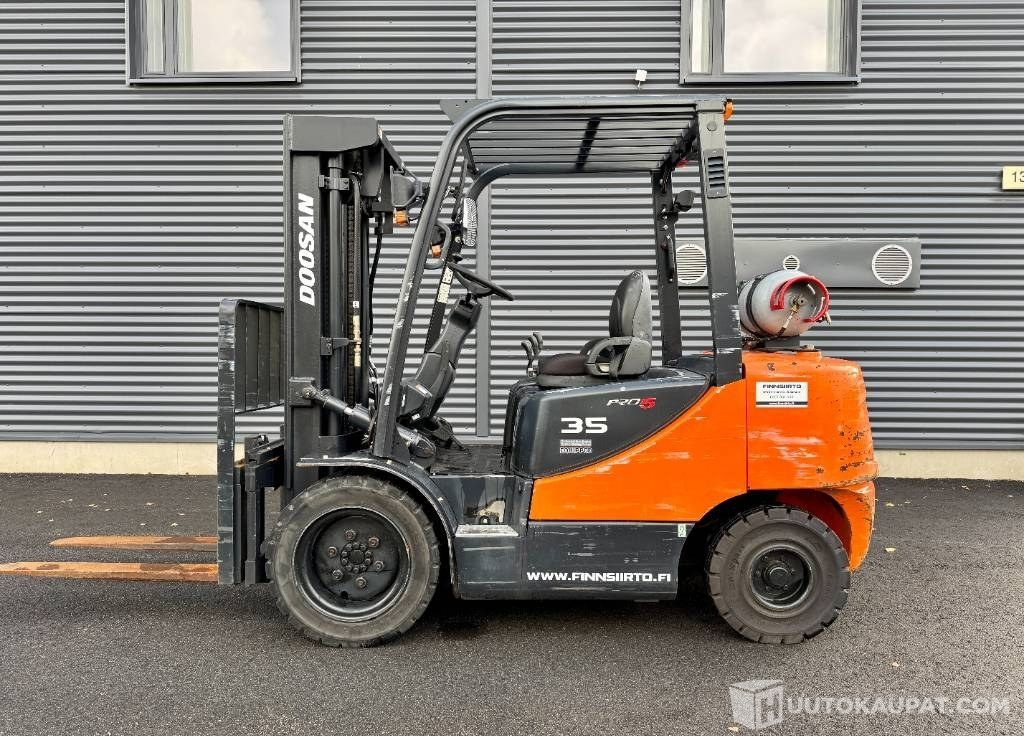 Doosan G 35 C-5, 2009, 3 870 h Kaasutrukki, Lieto - Gāzes iekrāvējs: foto 2 Doosan G 35 C-5, 2009, 3 870 h Kaasutrukki, Lieto - Gāzes iekrāvējs: foto 2