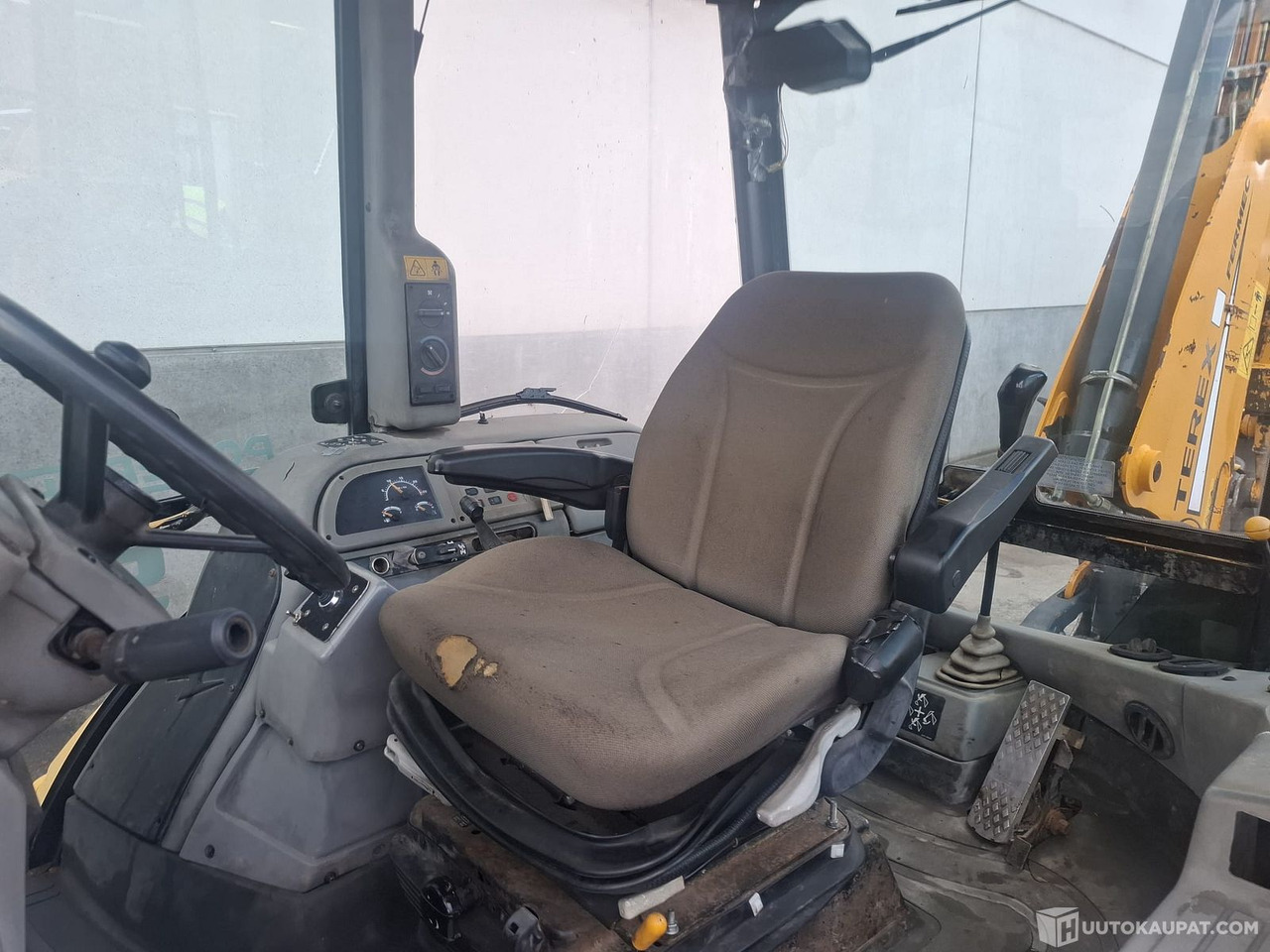 Ekskavators-iekrāvējs Fermec 960, Traktorikaivuri, 2003, Sis alv 25,5%, Nurmijärvi: foto 13 Ekskavators-iekrāvējs Fermec 960, Traktorikaivuri, 2003, Sis alv 25,5%, Nurmijärvi: foto 13