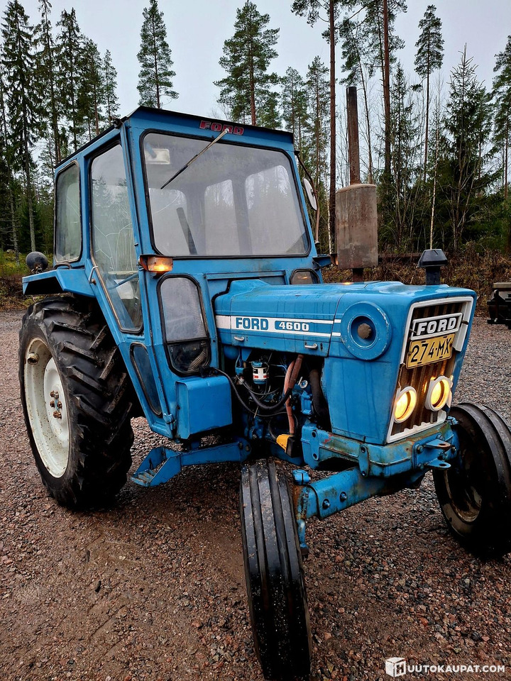 Ford 4600, 1976, Askola - Traktors: foto 1 Ford 4600, 1976, Askola - Traktors: foto 1