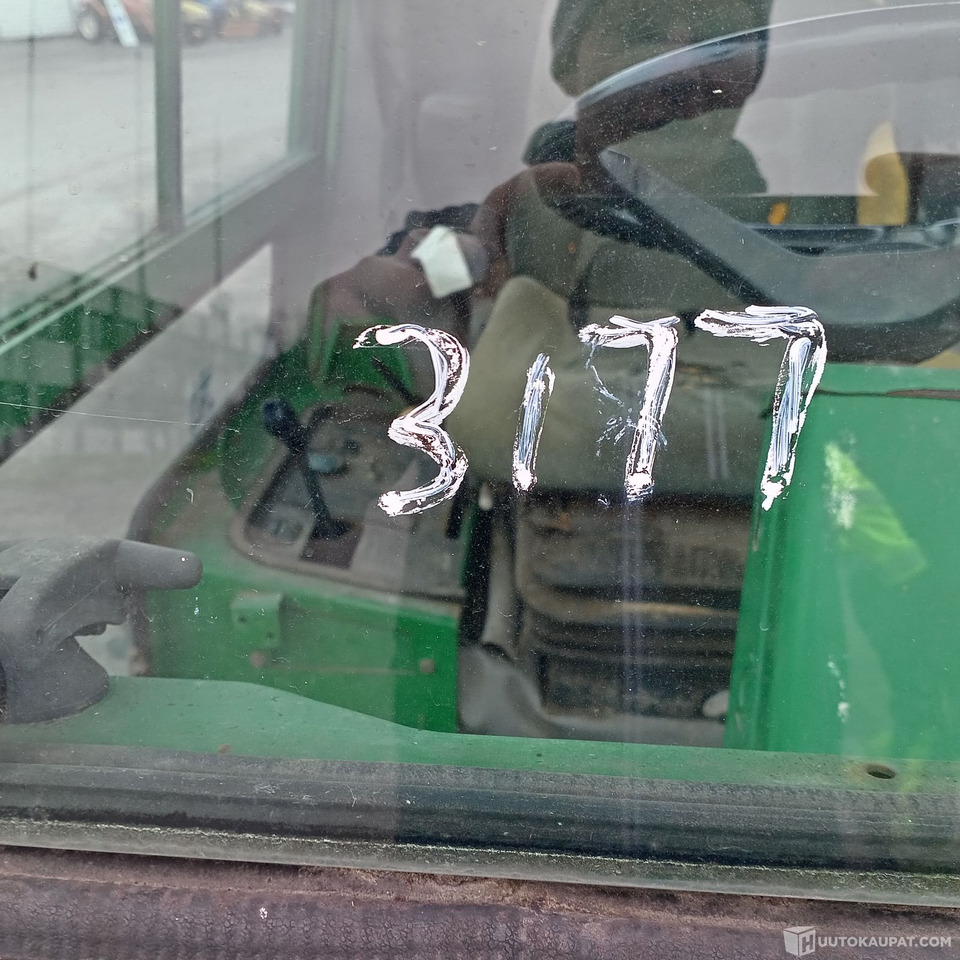 John Deere 3235 kelaleikkuri, 4 WD ja hytti, Hollola - Zāles pļāvējs: foto 5 John Deere 3235 kelaleikkuri, 4 WD ja hytti, Hollola - Zāles pļāvējs: foto 5