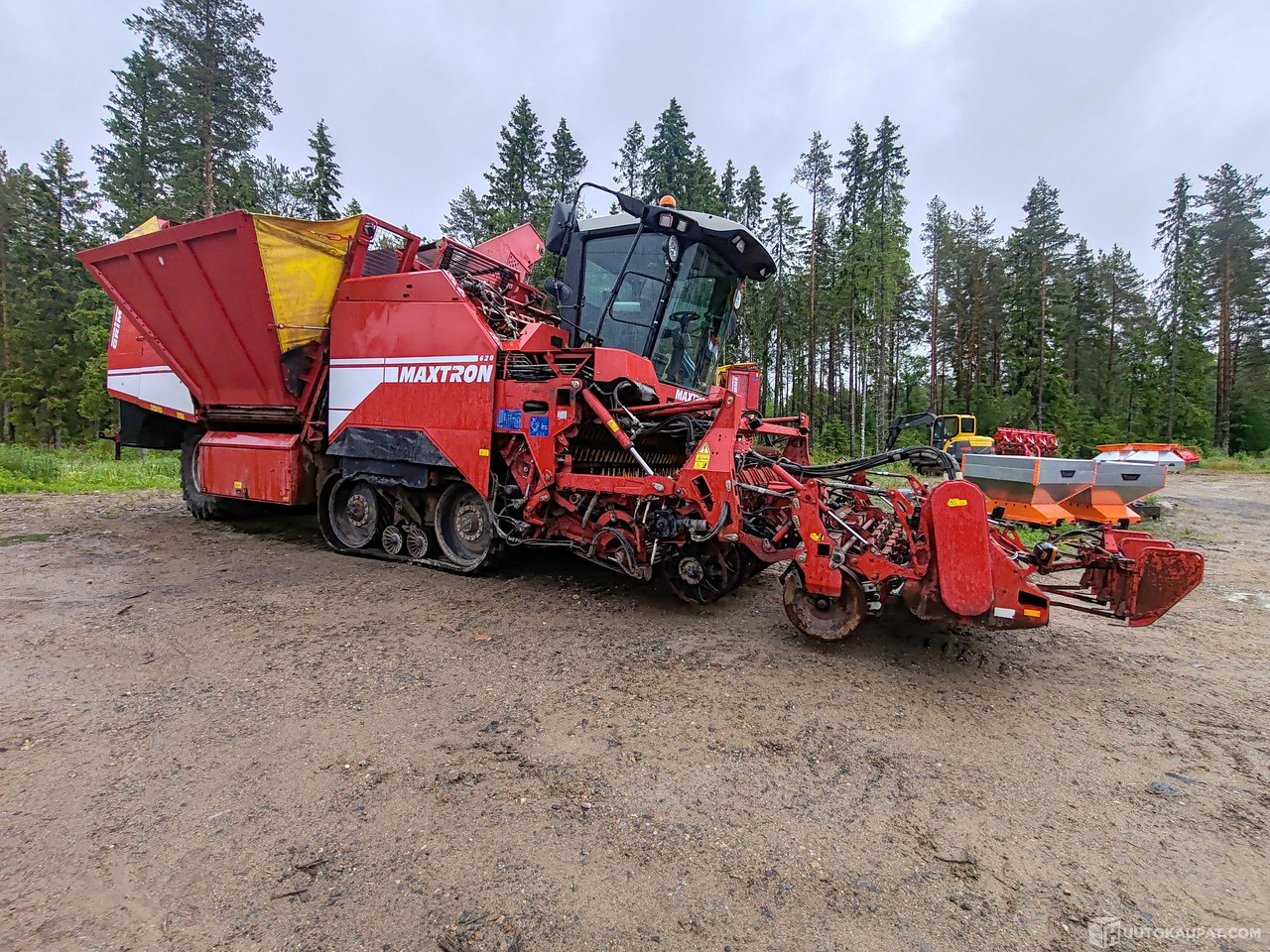 Grimme Maxtron 620 juurikkaannostokone, 2008, 6150H, Kristiinankaupunki - Lauksaimniecības tehnika: foto 1 Grimme Maxtron 620 juurikkaannostokone, 2008, 6150H, Kristiinankaupunki - Lauksaimniecības tehnika: foto 1