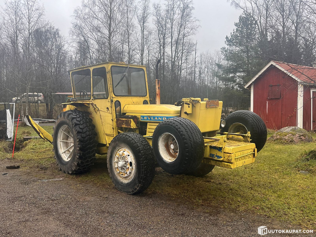 Leyland, Vammas Kersantti, tractor excavator with three buckets and tracks, 1972, Hämeenlinna - Lauksaimniecības tehnika: foto 3 Leyland, Vammas Kersantti, tractor excavator with three buckets and tracks, 1972, Hämeenlinna - Lauksaimniecības tehnika: foto 3