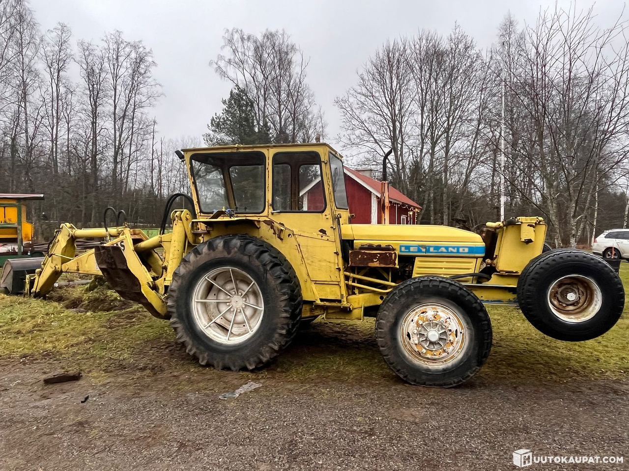 Leyland, Vammas Kersantti, tractor excavator with three buckets and tracks, 1972, Hämeenlinna - Lauksaimniecības tehnika: foto 1 Leyland, Vammas Kersantti, tractor excavator with three buckets and tracks, 1972, Hämeenlinna - Lauksaimniecības tehnika: foto 1