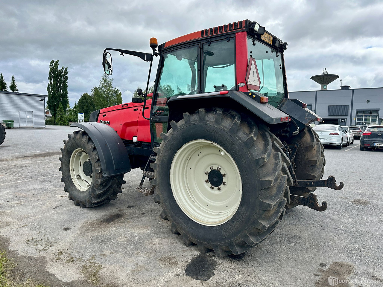 Valtra 8550 traktori PTO etunostolaitteella vm 2001, Seinäjoki - Lauksaimniecības tehnika: foto 3 Valtra 8550 traktori PTO etunostolaitteella vm 2001, Seinäjoki - Lauksaimniecības tehnika: foto 3