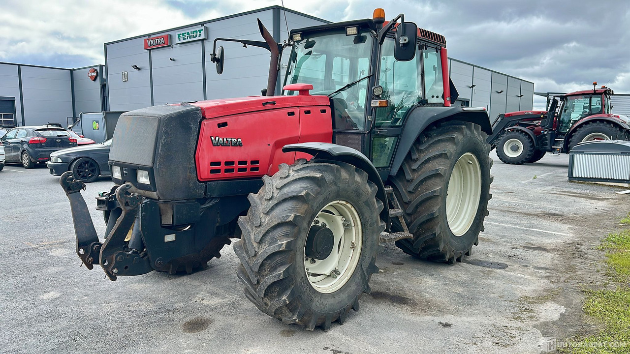 Valtra 8550 traktori PTO etunostolaitteella vm 2001, Seinäjoki - Lauksaimniecības tehnika: foto 2 Valtra 8550 traktori PTO etunostolaitteella vm 2001, Seinäjoki - Lauksaimniecības tehnika: foto 2