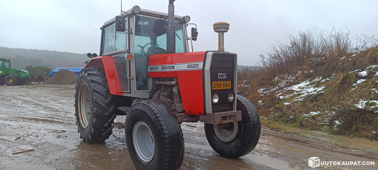 Massey Ferguson 2620, 1986 Traktori, Leppävirta - Traktors: foto 2 Massey Ferguson 2620, 1986 Traktori, Leppävirta - Traktors: foto 2