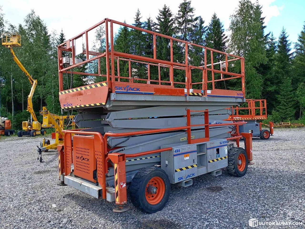 Skyjack SJ 9250 4x4 scissor lift, Inspected!, 2008, Hollola - Šķērveida pacēlājs: foto 1 Skyjack SJ 9250 4x4 scissor lift, Inspected!, 2008, Hollola - Šķērveida pacēlājs: foto 1
