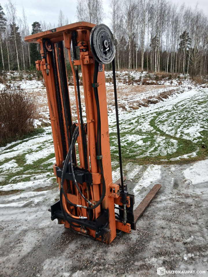 Toyota Trukkimasto traktorisovitteinen., Salo - Dakšas: foto 2 Toyota Trukkimasto traktorisovitteinen., Salo - Dakšas: foto 2